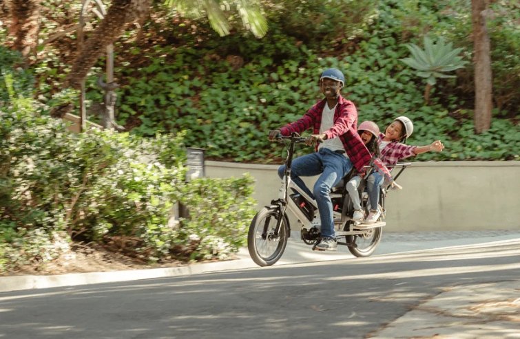 Which is the Safer Option: Front or Rear Child Seat for Cargo Bike? - Ferla Family - Cargo Bikes