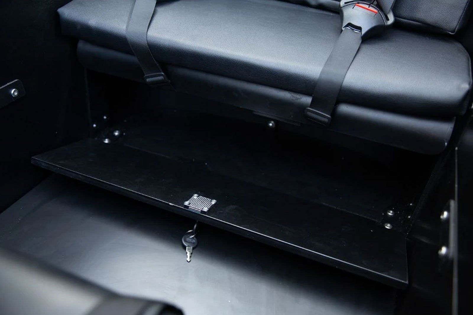 Lockable Storage Compartment + 4/12